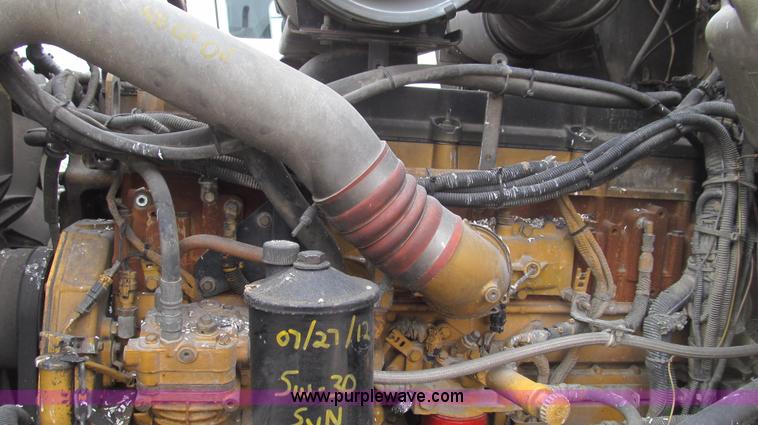 image for item E3829 2006 Kenworth T800 semi truck