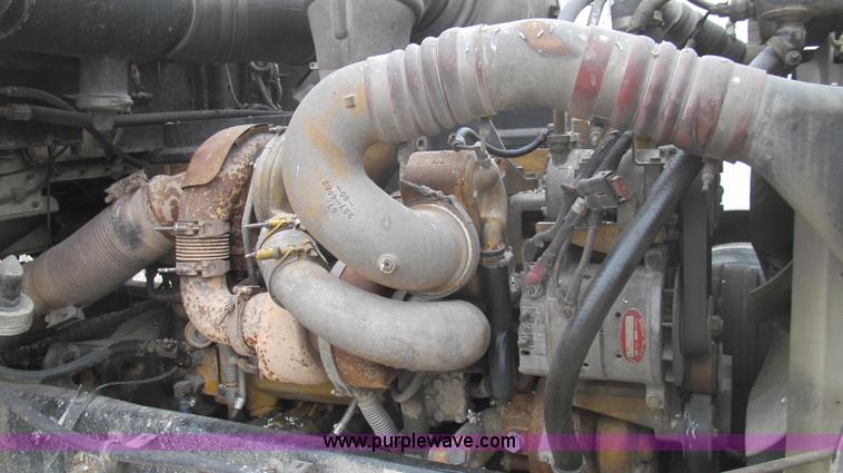 image for item E3829 2006 Kenworth T800 semi truck