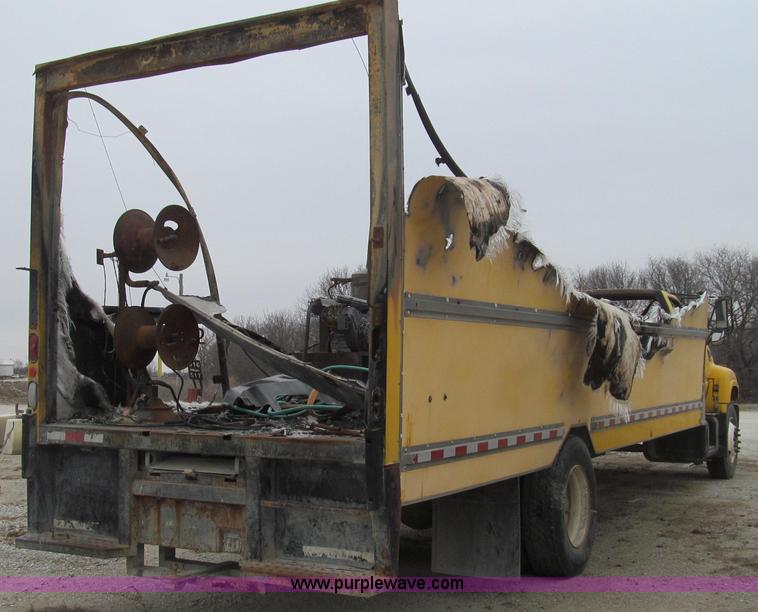 image for item E3830 1998 GMC C6500 box truck