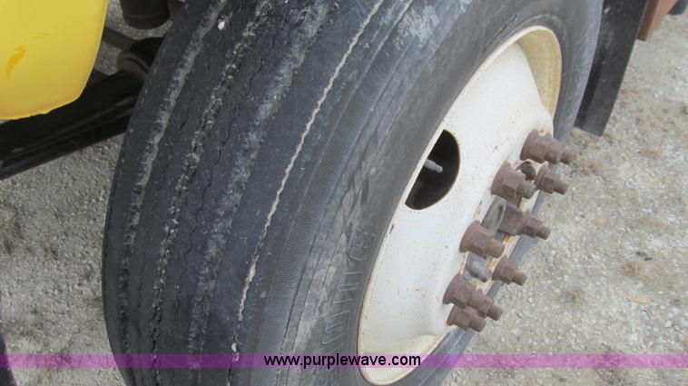 image for item E3830 1998 GMC C6500 box truck