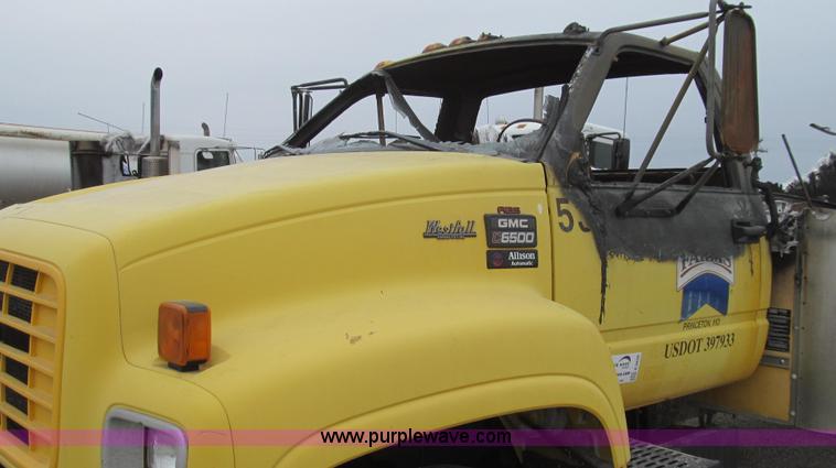 image for item E3830 1998 GMC C6500 box truck