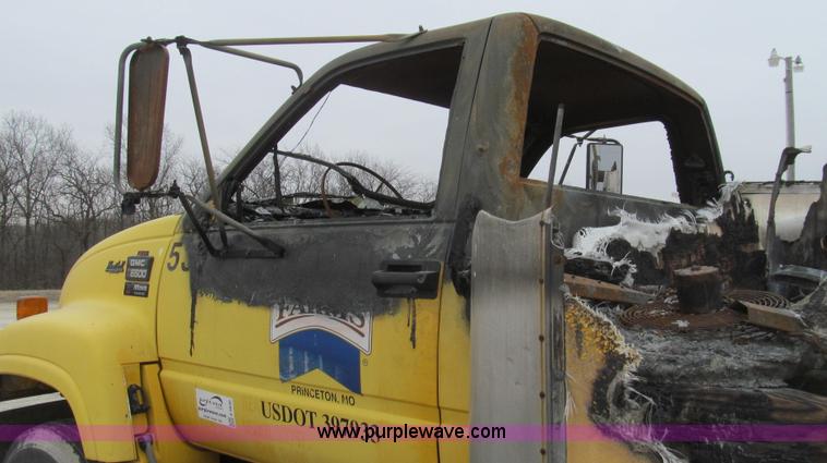 image for item E3830 1998 GMC C6500 box truck