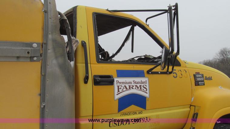 image for item E3830 1998 GMC C6500 box truck