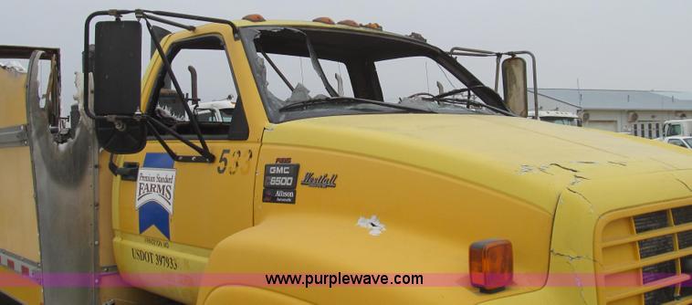 image for item E3830 1998 GMC C6500 box truck