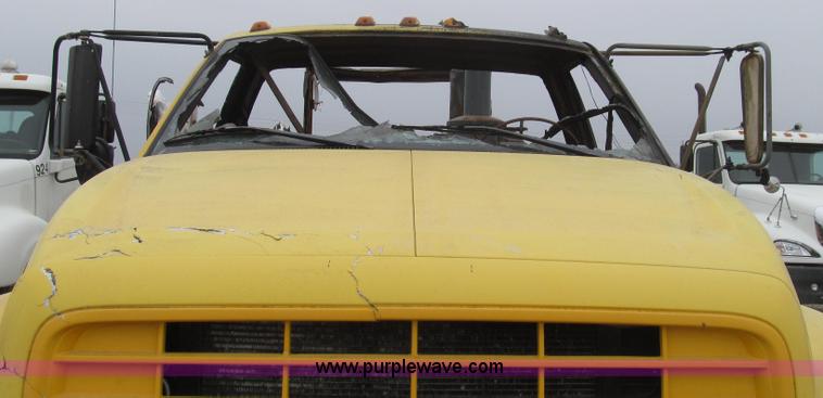 image for item E3830 1998 GMC C6500 box truck