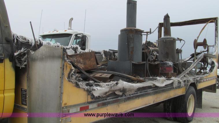 image for item E3830 1998 GMC C6500 box truck