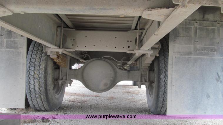 image for item E3830 1998 GMC C6500 box truck