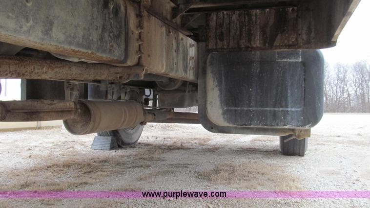 image for item E3830 1998 GMC C6500 box truck