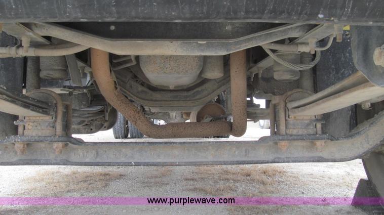 image for item E3830 1998 GMC C6500 box truck