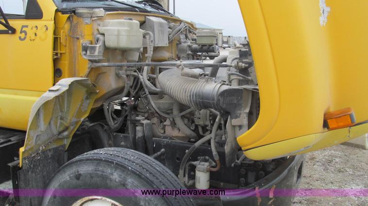 image for item E3830 1998 GMC C6500 box truck