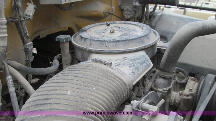 image for item E3830 1998 GMC C6500 box truck