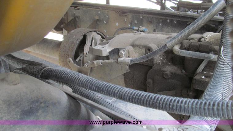 image for item E3830 1998 GMC C6500 box truck