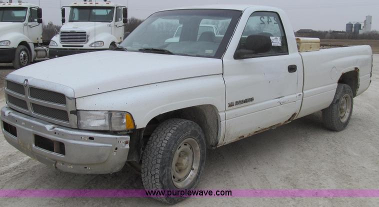 image for item E3836 1999 Dodge Ram 1500 pickup truck