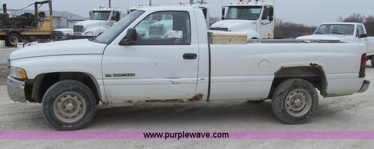 image for item E3836 1999 Dodge Ram 1500 pickup truck