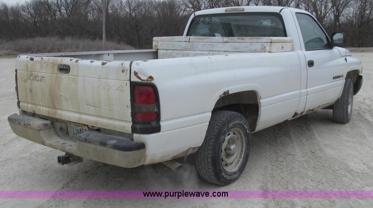 image for item E3836 1999 Dodge Ram 1500 pickup truck