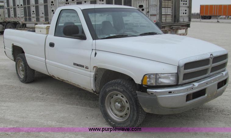 image for item E3836 1999 Dodge Ram 1500 pickup truck