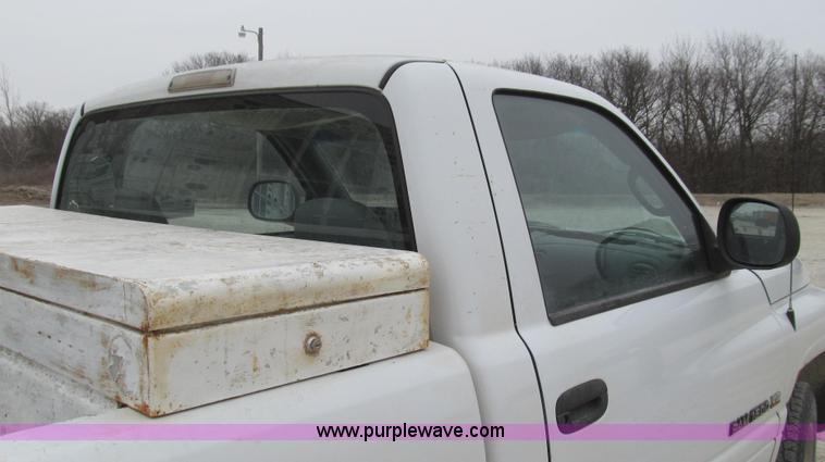 image for item E3836 1999 Dodge Ram 1500 pickup truck