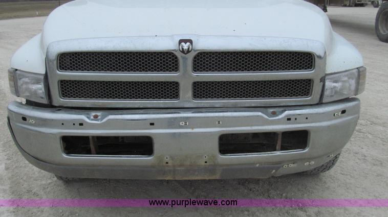image for item E3836 1999 Dodge Ram 1500 pickup truck