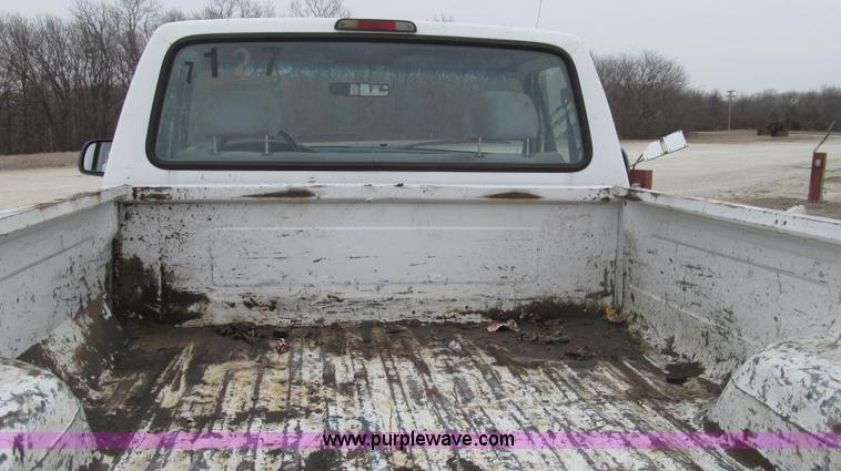 image for item E3837 1997 Ford F250 XL pickup truck