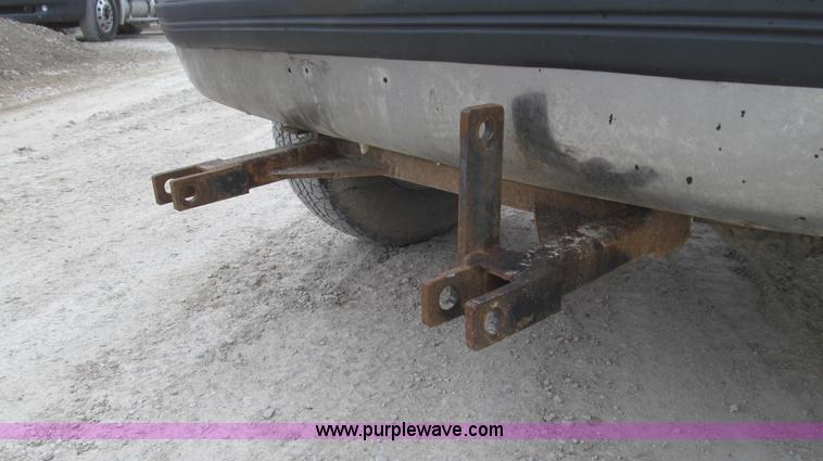 image for item E3837 1997 Ford F250 XL pickup truck