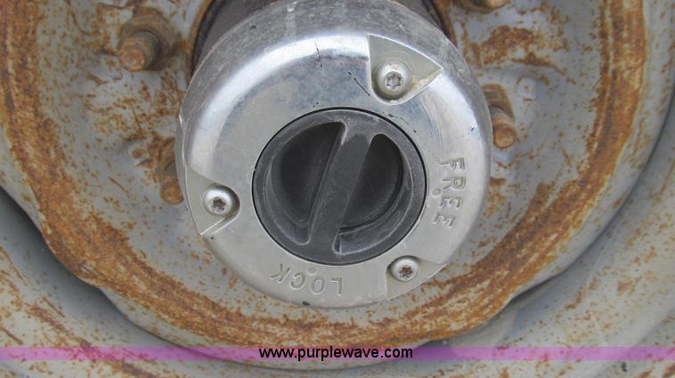 image for item E3837 1997 Ford F250 XL pickup truck