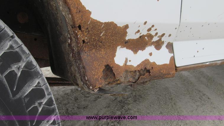 image for item E3837 1997 Ford F250 XL pickup truck