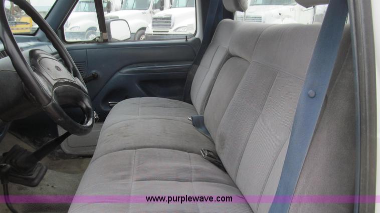 image for item E3837 1997 Ford F250 XL pickup truck