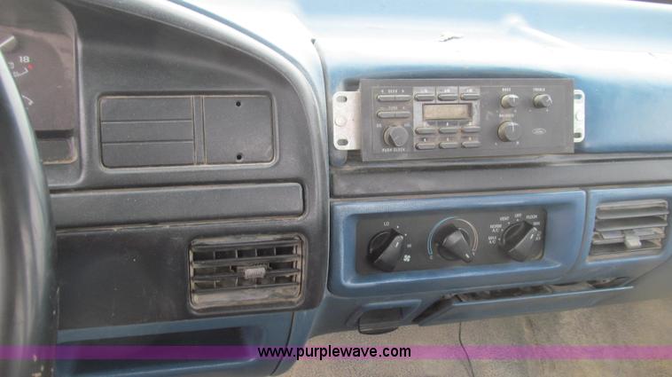 image for item E3837 1997 Ford F250 XL pickup truck