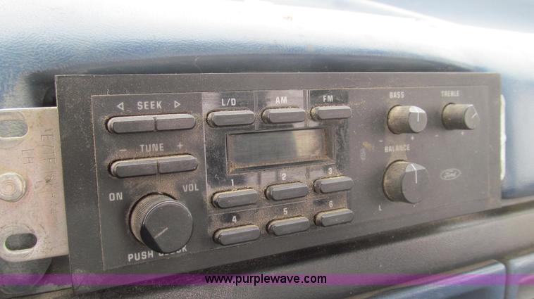 image for item E3837 1997 Ford F250 XL pickup truck