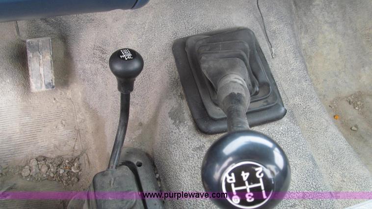 image for item E3837 1997 Ford F250 XL pickup truck