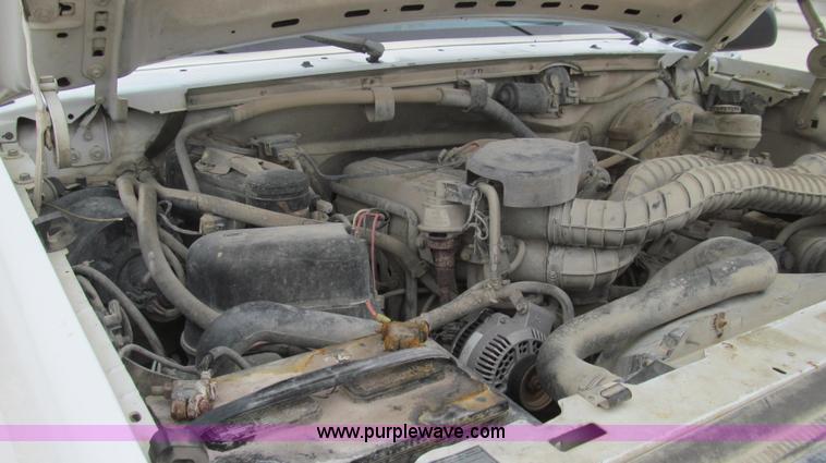 image for item E3837 1997 Ford F250 XL pickup truck