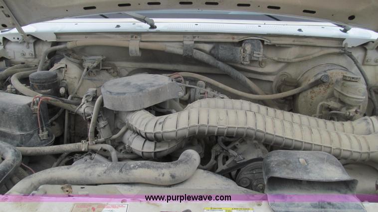 image for item E3837 1997 Ford F250 XL pickup truck