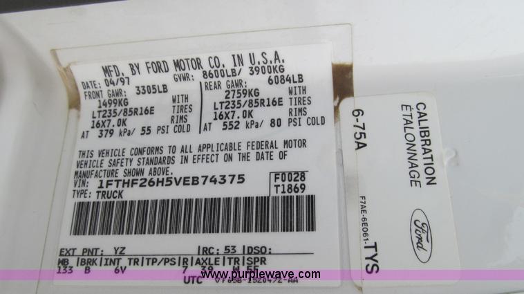 image for item E3837 1997 Ford F250 XL pickup truck