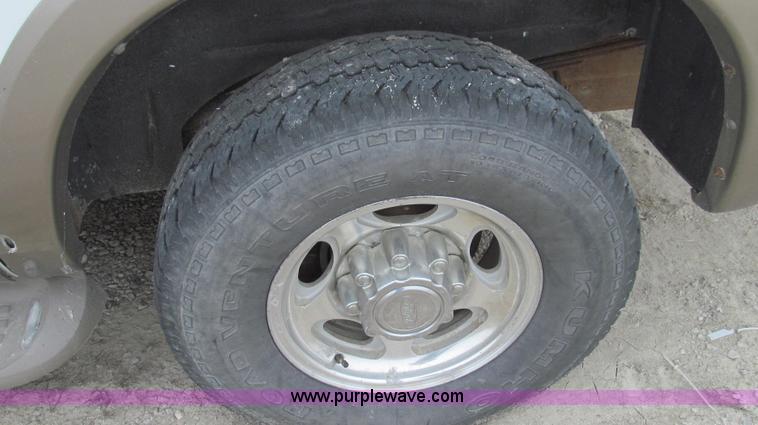 image for item E3838 2000 Ford Excursion Limited SUV