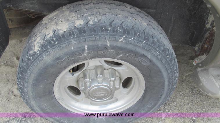 image for item E3838 2000 Ford Excursion Limited SUV