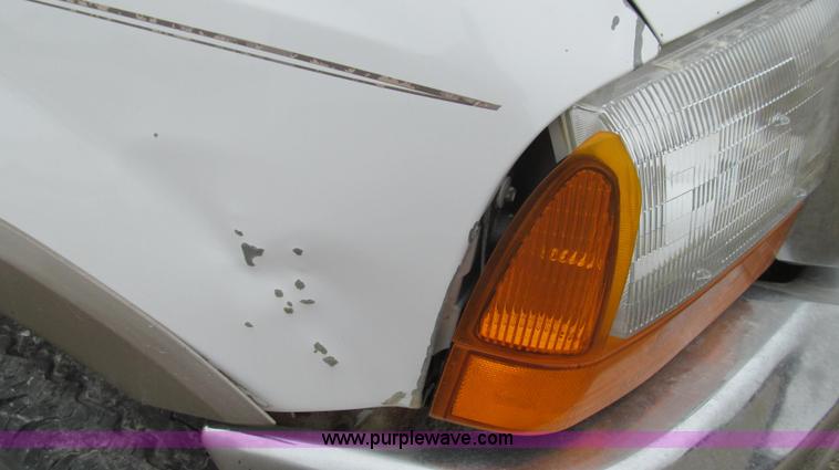 image for item E3838 2000 Ford Excursion Limited SUV