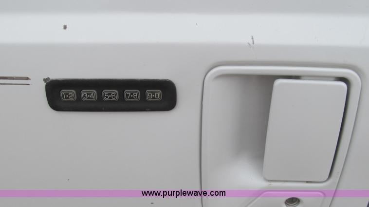 image for item E3838 2000 Ford Excursion Limited SUV