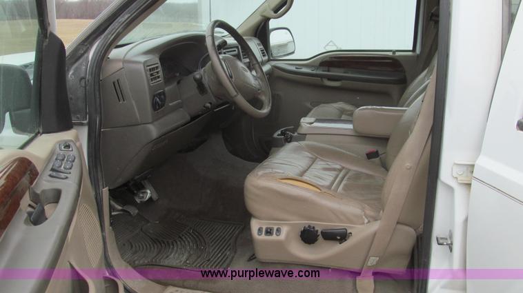 image for item E3838 2000 Ford Excursion Limited SUV