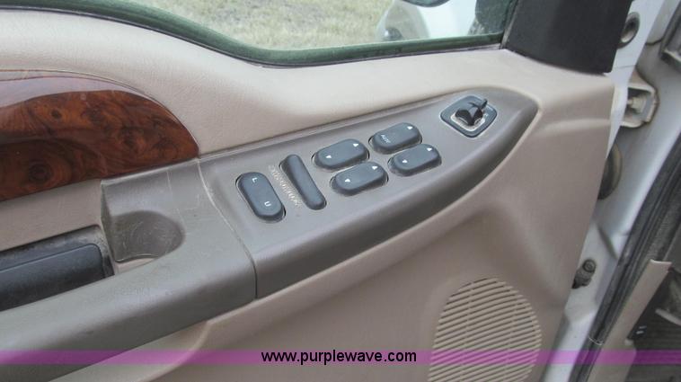 image for item E3838 2000 Ford Excursion Limited SUV