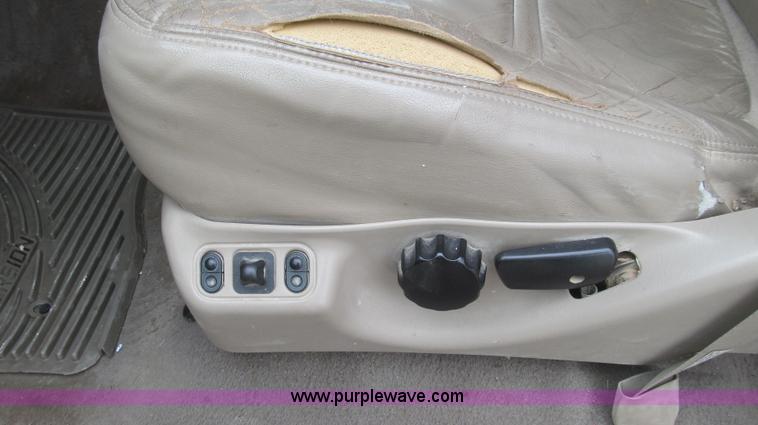 image for item E3838 2000 Ford Excursion Limited SUV