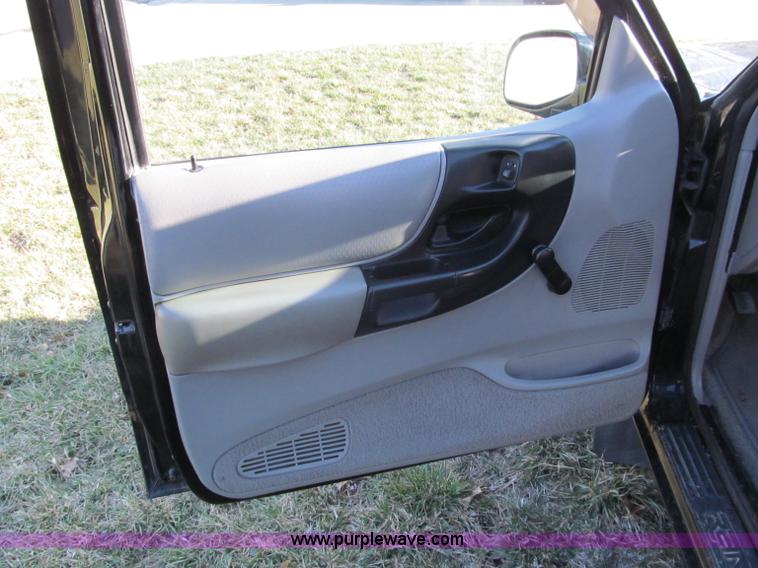 image for item E5886 1996 Ford Ranger Splash SuperCab pickup truck