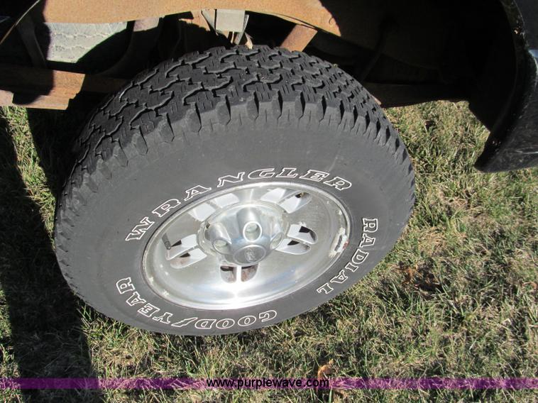 image for item E5886 1996 Ford Ranger Splash SuperCab pickup truck