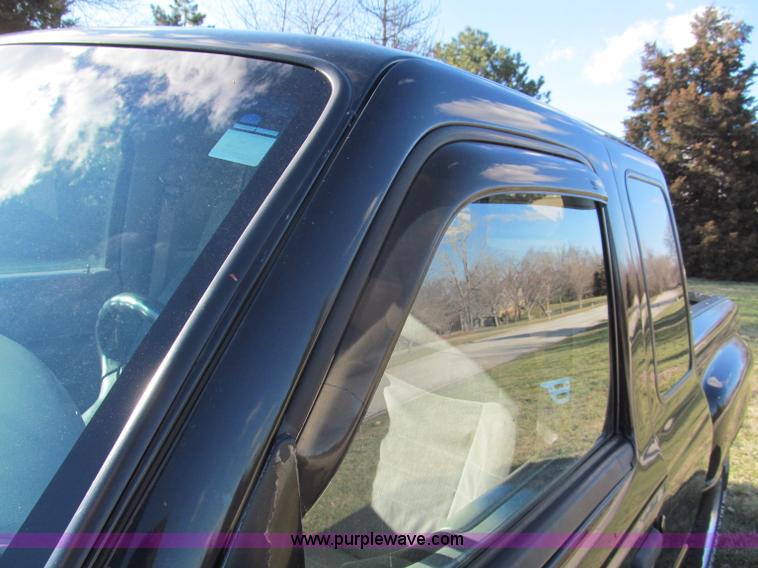 image for item E5886 1996 Ford Ranger Splash SuperCab pickup truck