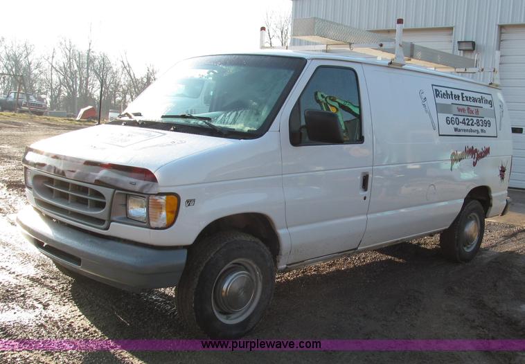image for item E5925 2000 Ford Econoline  E250 van