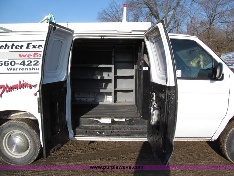 image for item E5925 2000 Ford Econoline  E250 van