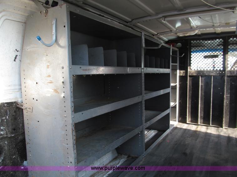 image for item E5925 2000 Ford Econoline  E250 van