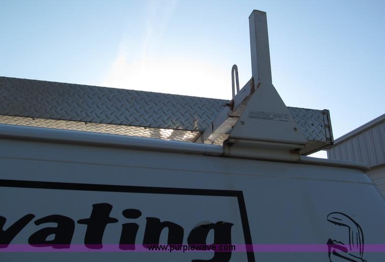 image for item E5925 2000 Ford Econoline  E250 van