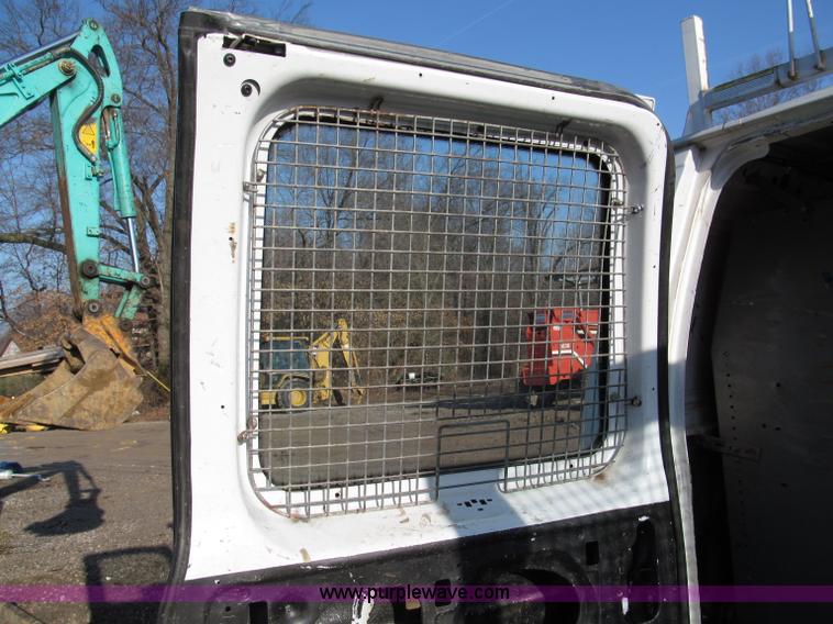 image for item E5925 2000 Ford Econoline  E250 van