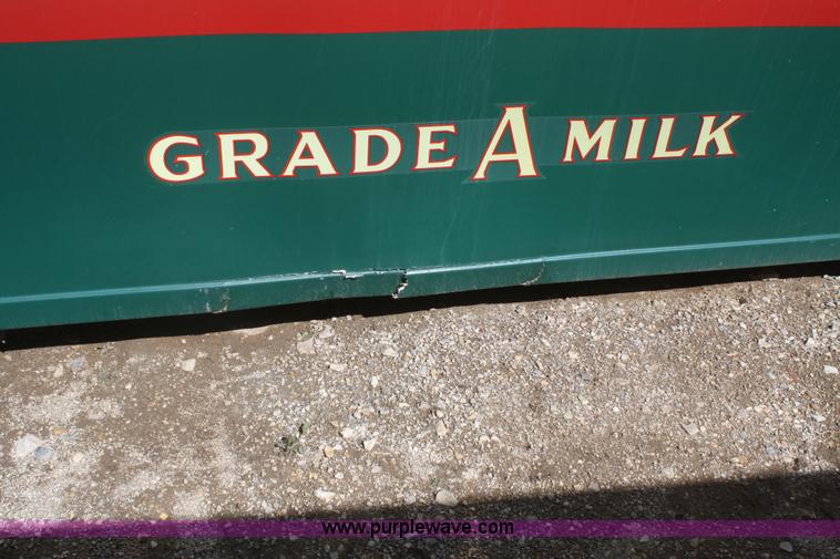 image for item F2552 Cargo box