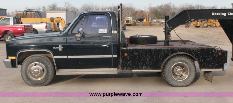 image for item F2950 1985 Chevrolet 20 flatbed truck